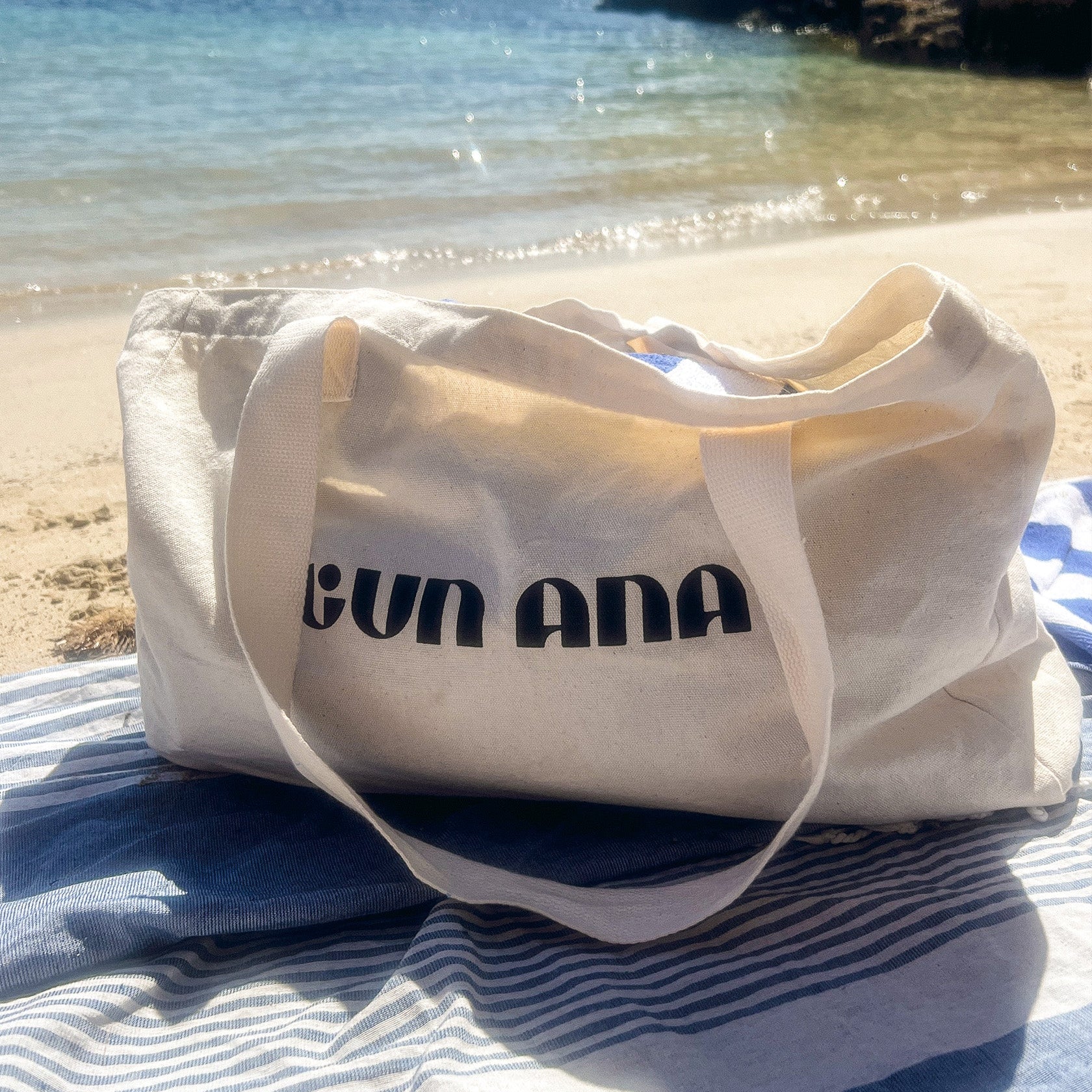 Gun Ana Tote Bag - Gun Ana